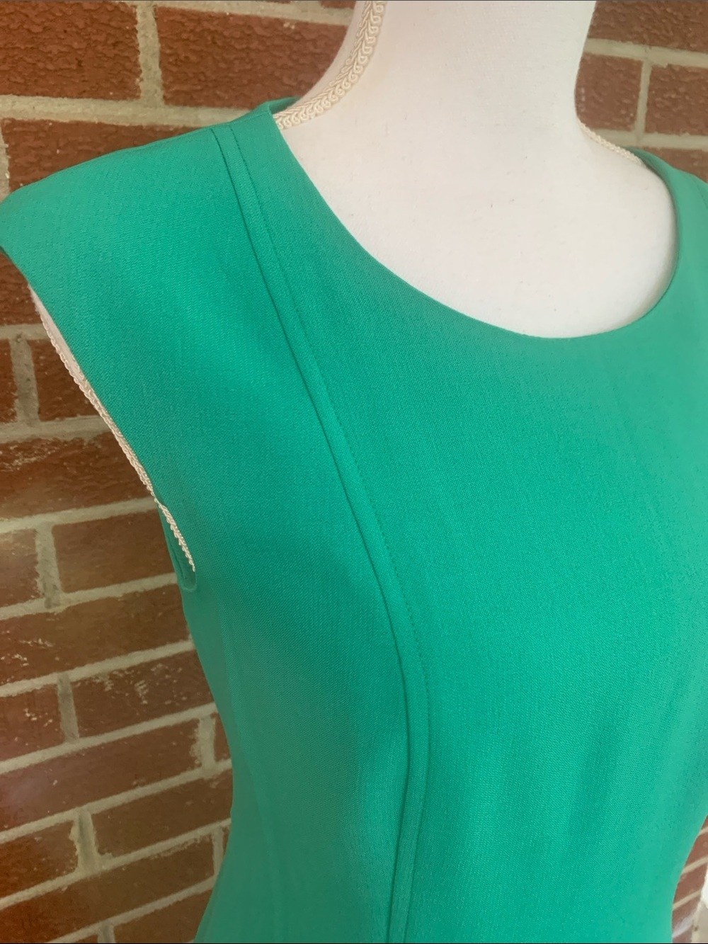Emerald Green Kasper dress - Picture 2 of 7